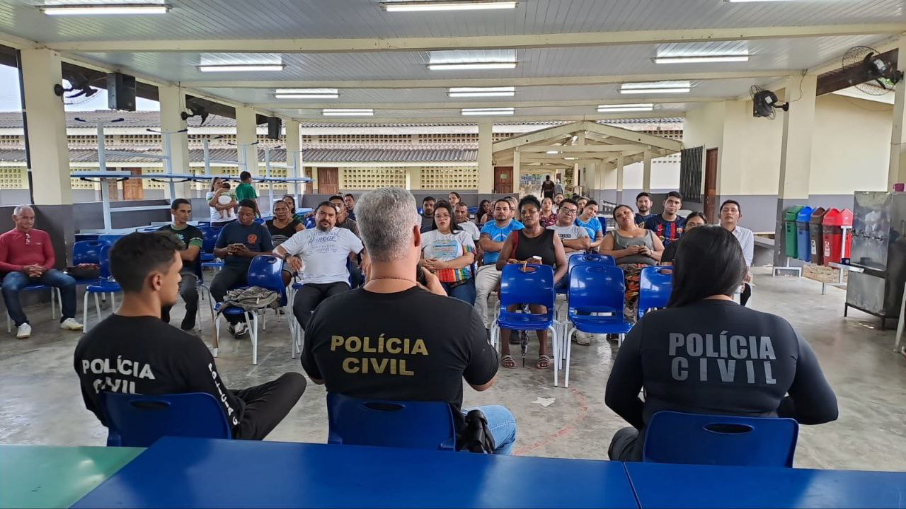 EM ITAUBAL DO PIRIRIM, POLÍCIA CIVIL REALIZA PALESTRA NA ESCOLA ESTADUAL WILSON HILL DE ARAÚJO